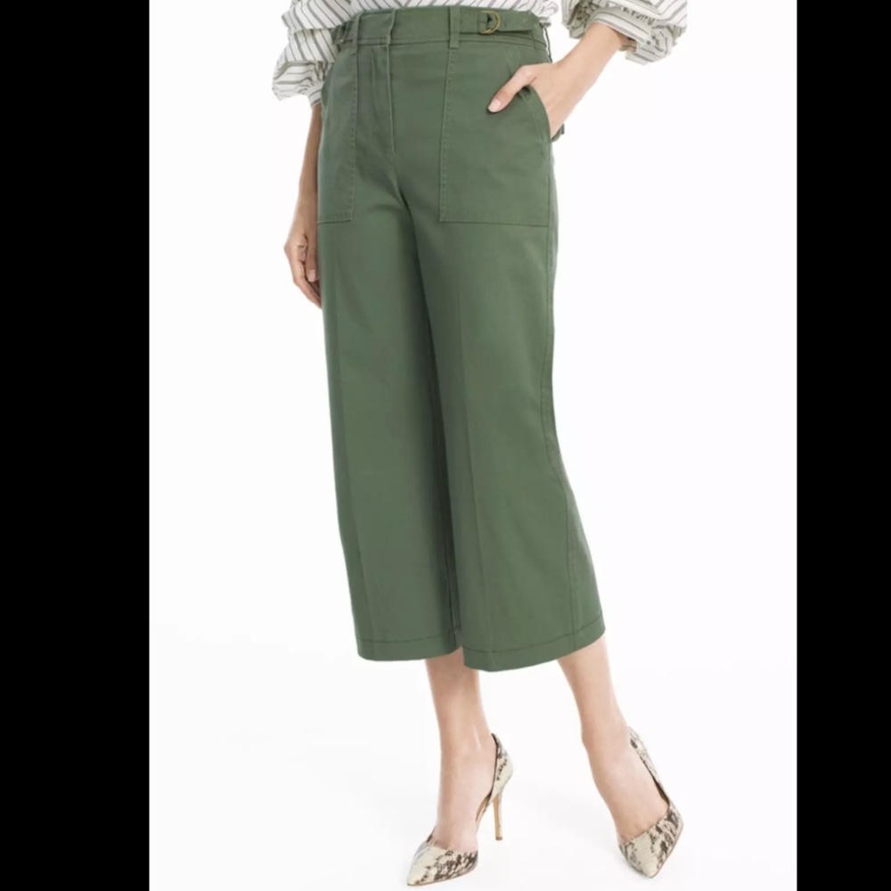 🆕 WHBM Crop Pants Green Military Ankle